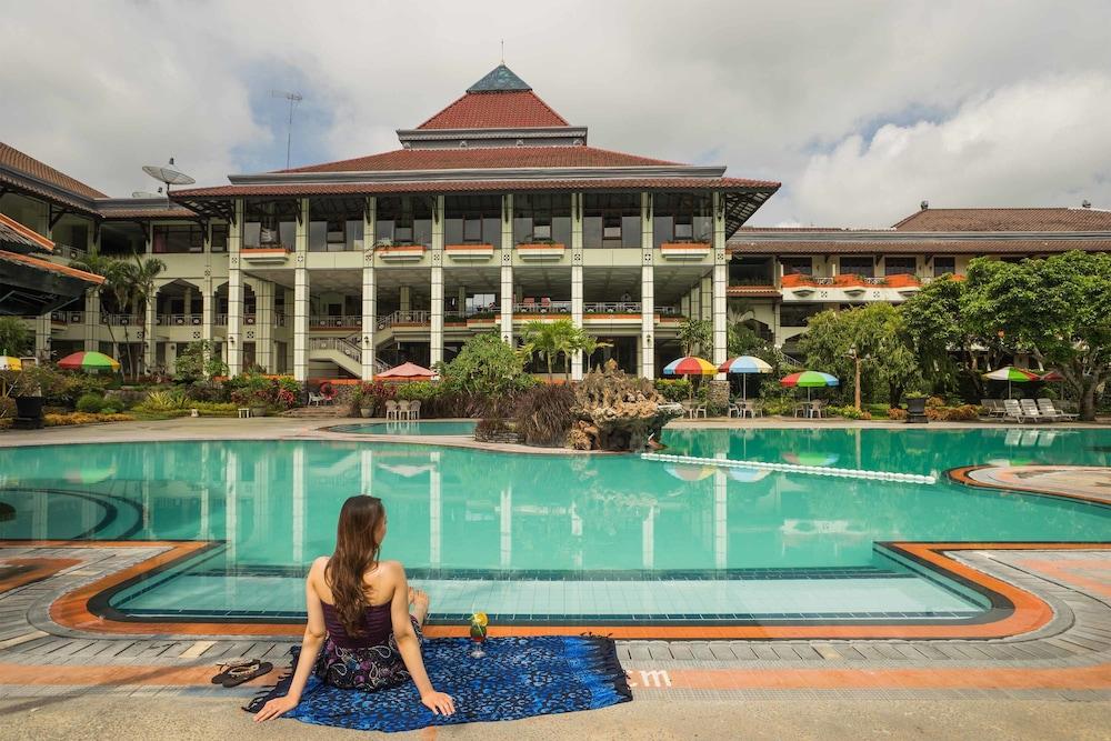 Royal Hotel And Villa Batu Batu  Exterior foto