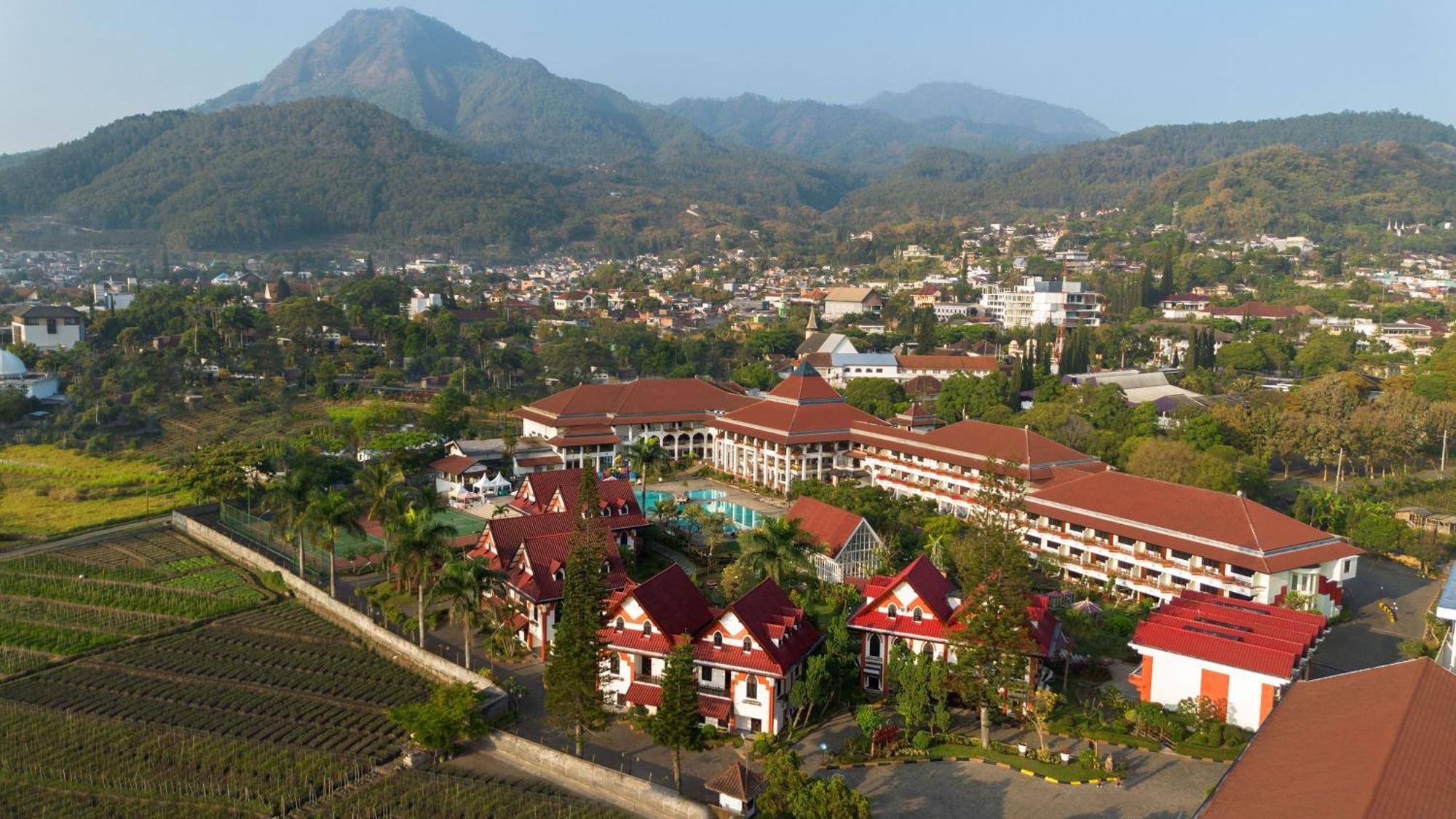 Royal Hotel And Villa Batu Batu  Exterior foto